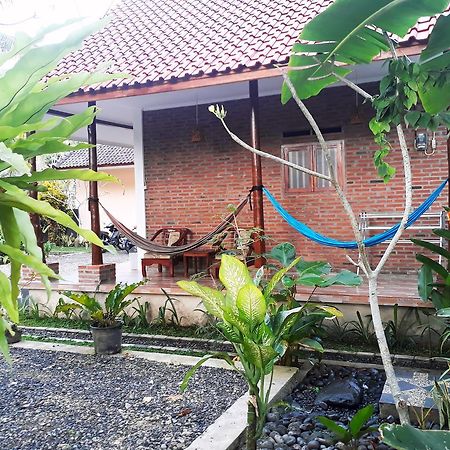 Ragha Homestay Batukaras Ngoại thất bức ảnh